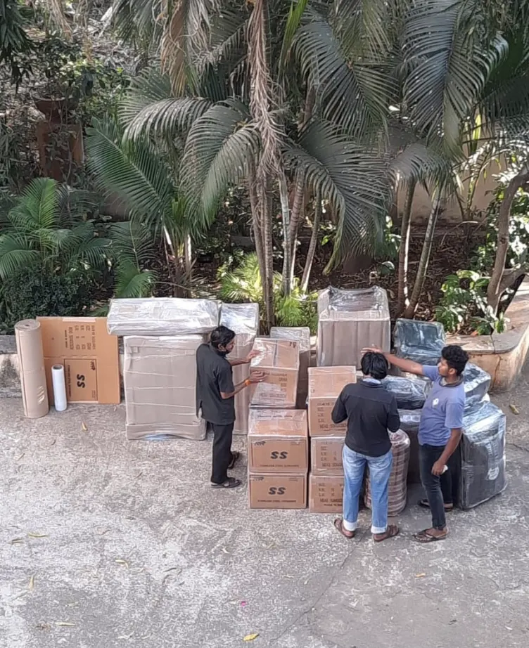 Moving crew coordinating cartons
